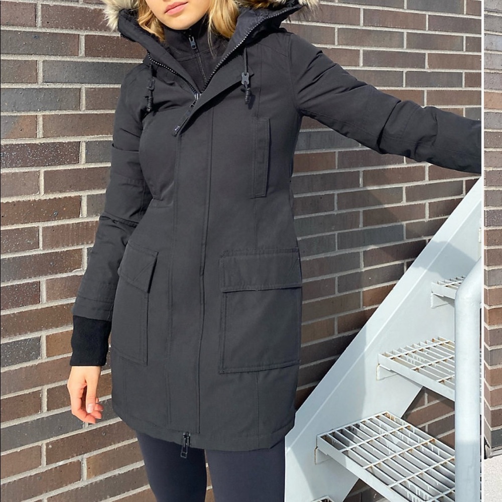 Aritzia Bancroft Parka Down Jacket in Military Green - Picture 9 of 10